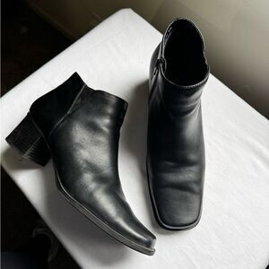Vintage 90s ChunKy HeeL SofT BLacK Leather Ankle Booties Square Toe Size 9.5